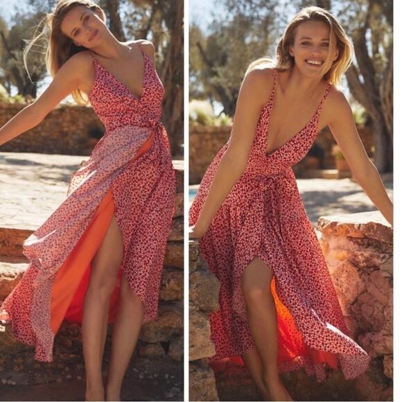 New Anthropologie HUTCH Flutter Wrap Midi Dress
Retail $198
XS Petite - Picture 1 of 11